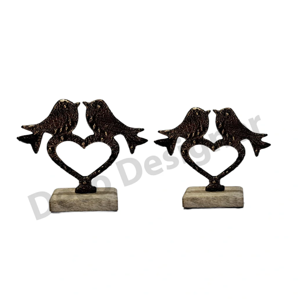 EA1795 - Easter Bird on Heart Decoration on Wood Base